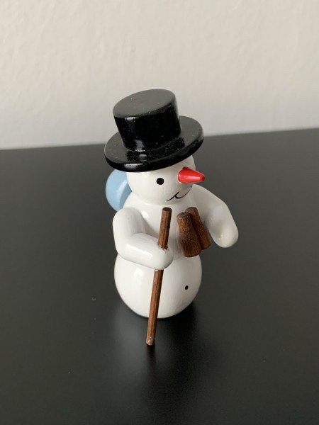 Schneemann Wanderer Dekofigur aus Holz 5,5cm