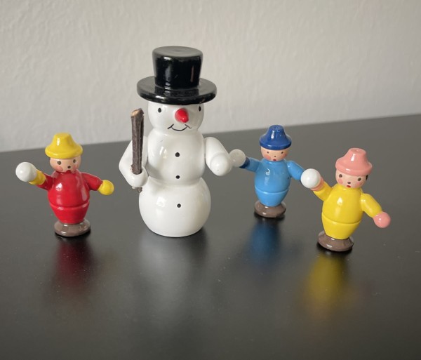 Schneemann mit Kindern Figur aus Holz - 5,5 cm - Handbemalt -f. Schwibbogen & Krippe